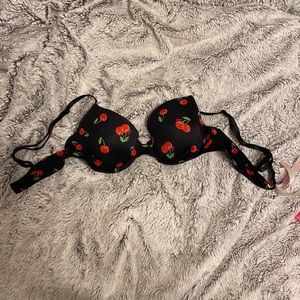 VS Pink Cherry Bra 36B